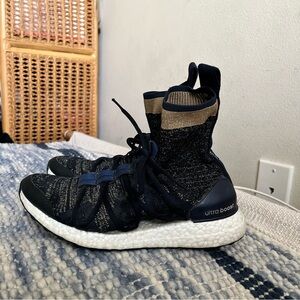 Stella McCartney Ultra Boost Black and White Sneakers women’s size 7